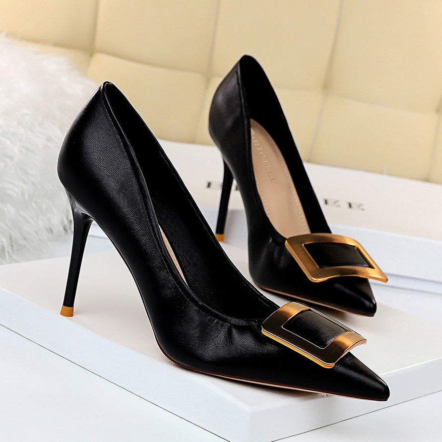 Shallow pointed high heels