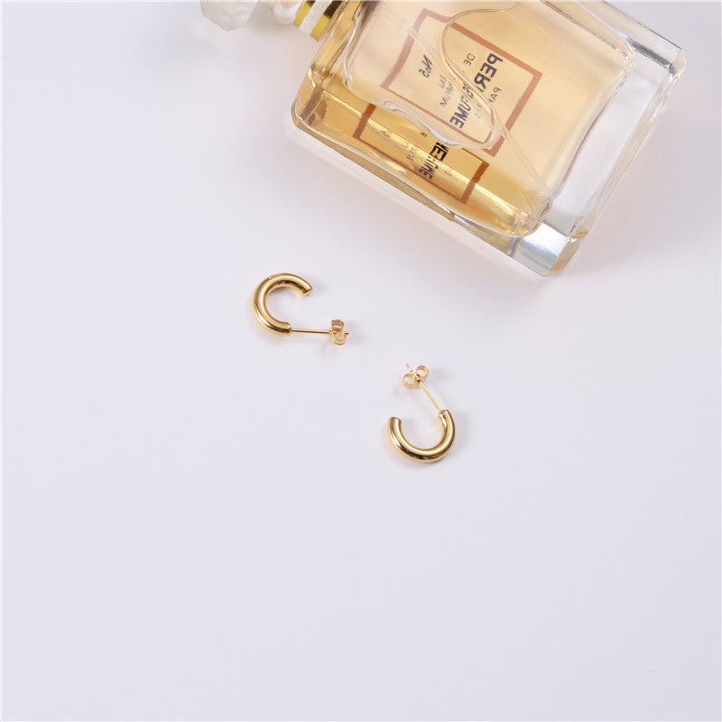 Double c stud earrings