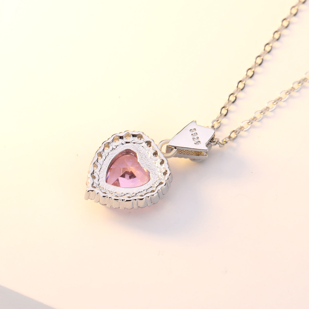 Micro-set zircon heart necklace, banquet necklace jewelry