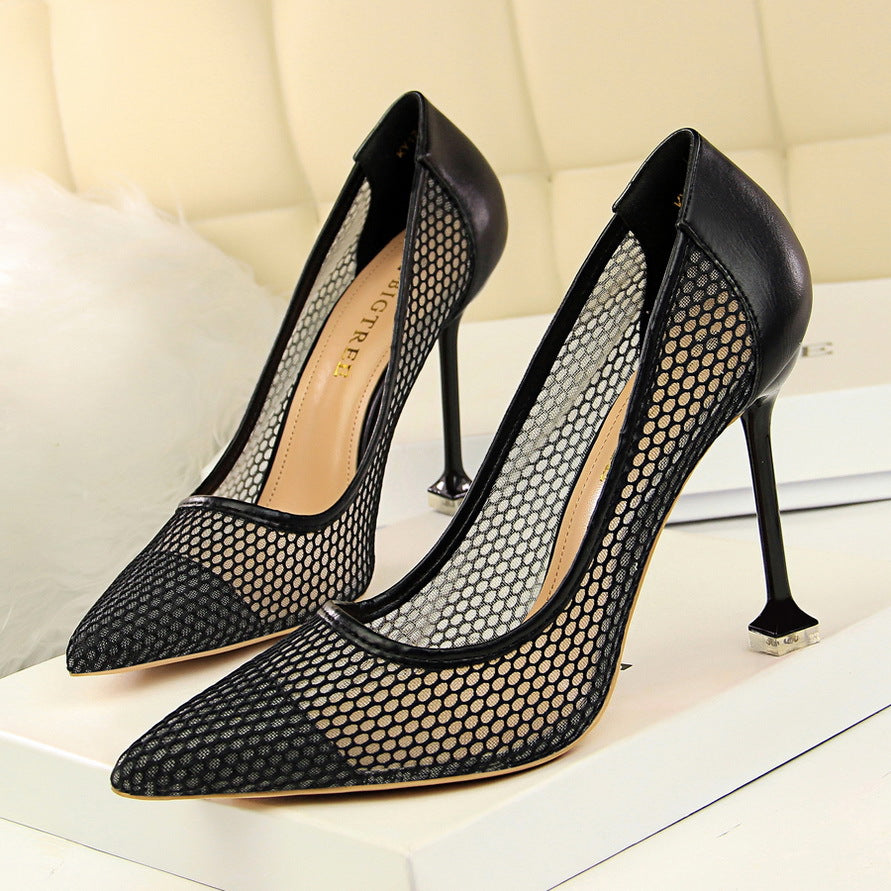 Shallow mouth pointed high heels